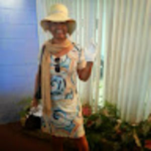 Meet your Posher, Lenora